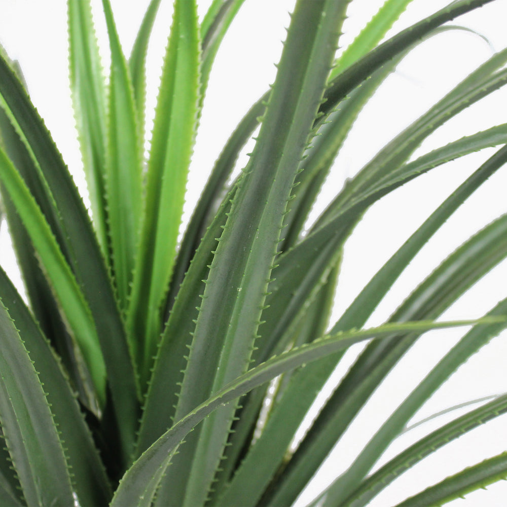 Artificial pandanus leaves