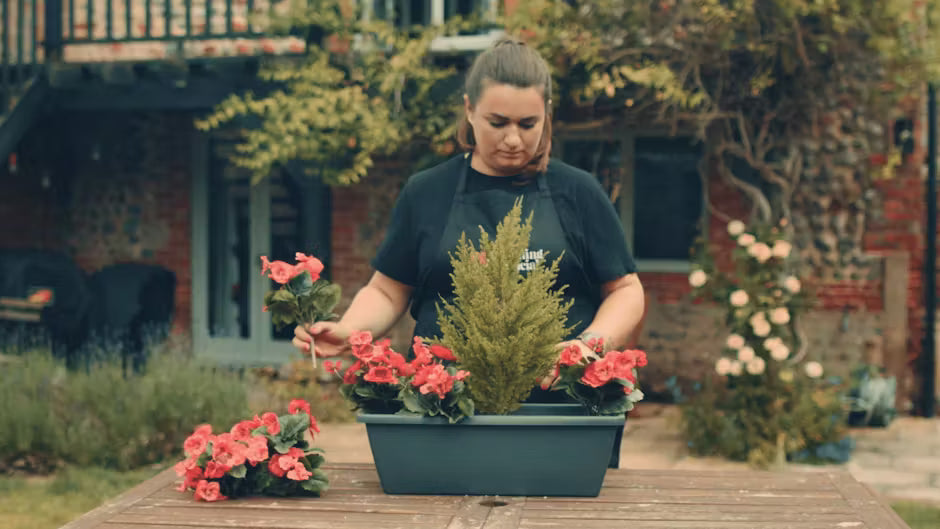 How to make an artificial window box