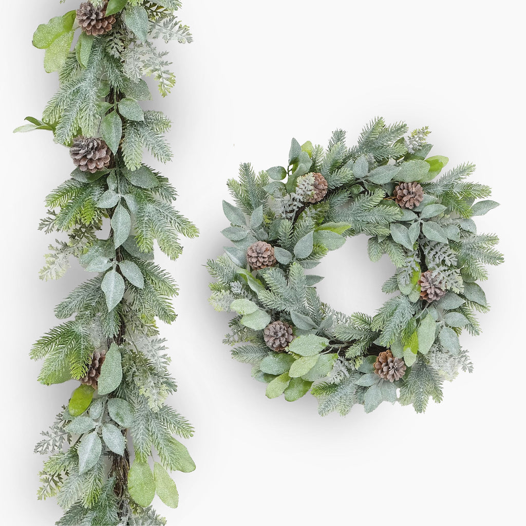 Snow-kissed leaf & pinecone bundle